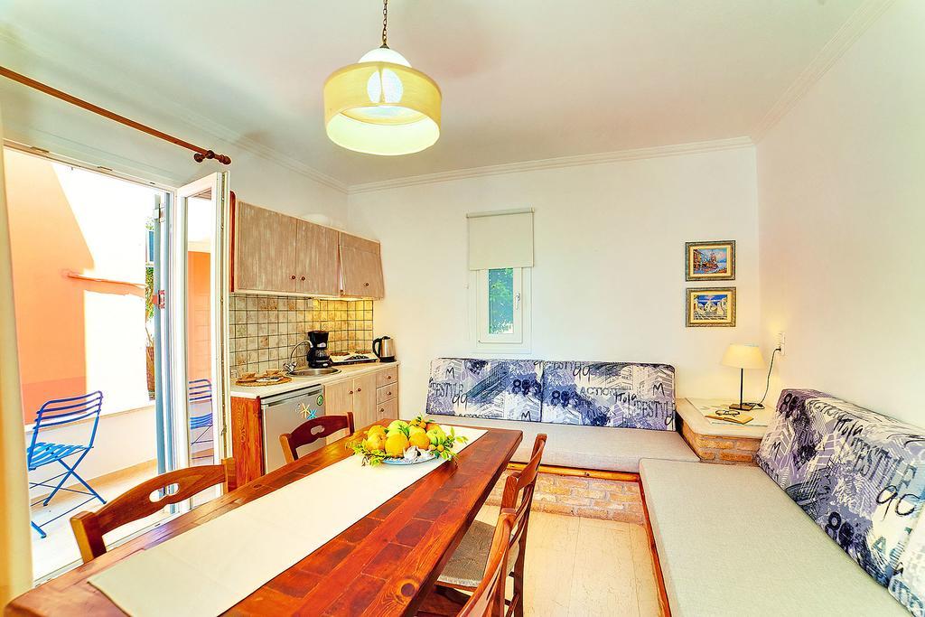 Alkyon Apartments & Villas Hotel Ліґія Екстер'єр фото